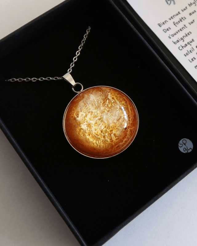 Collier Planète à adopter Mylia | BP094 | Pétri