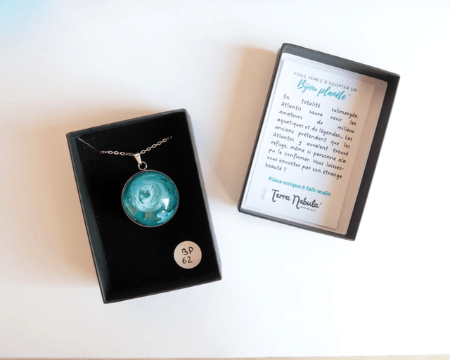 Collier Planète à adopter Atlantis | BP062 | Pétri