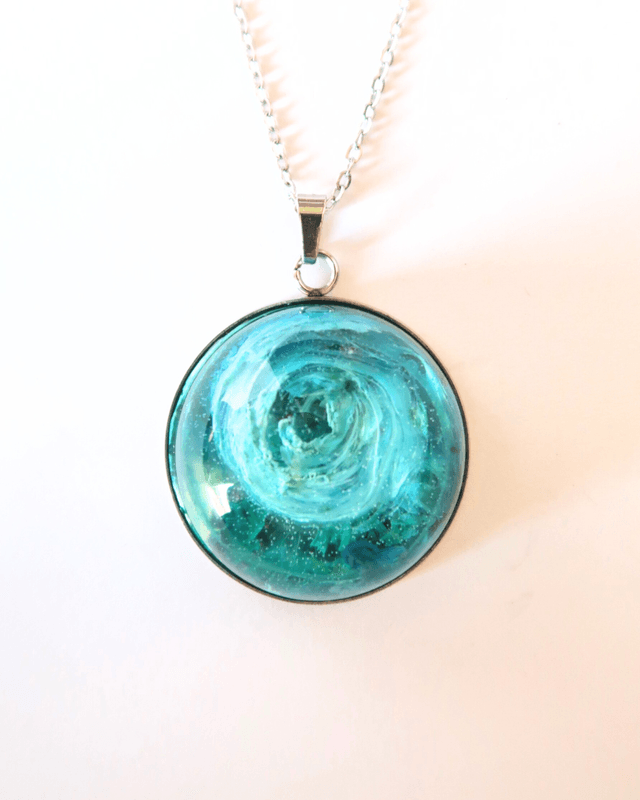 Collier Planète à adopter Atlantis | BP062 | Pétri