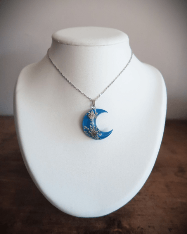 Collier Lune Fleurie Bleue | CO011 | Ombelles